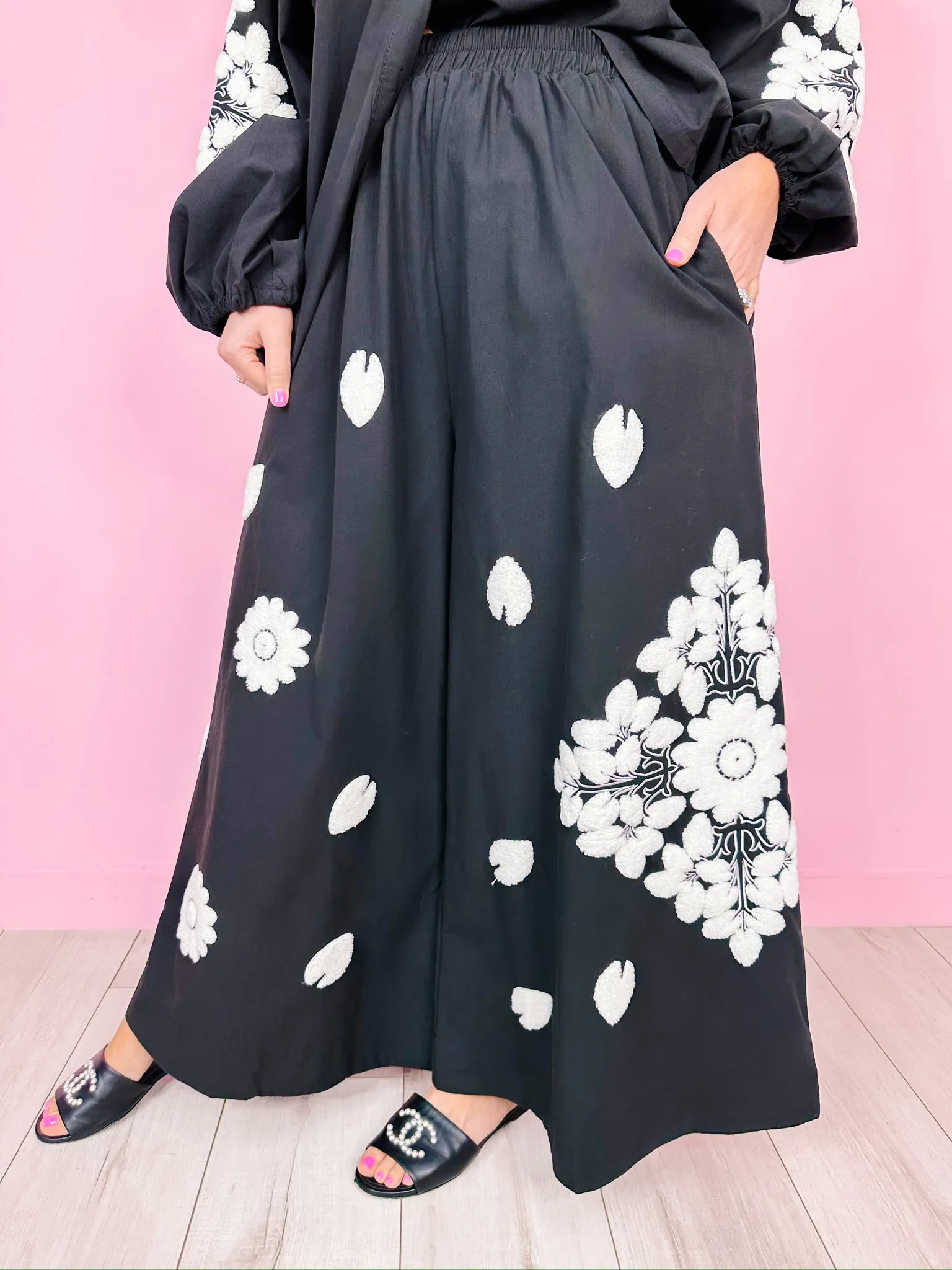 EMILIA EMBROIDERED FLORAL PANT SET - BLACK