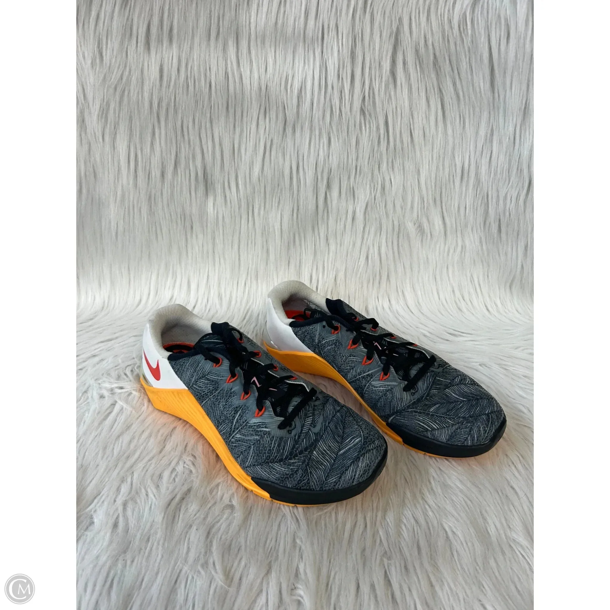 Shoes Athletic By Nike In Grey & Yellow, Size: 9.5