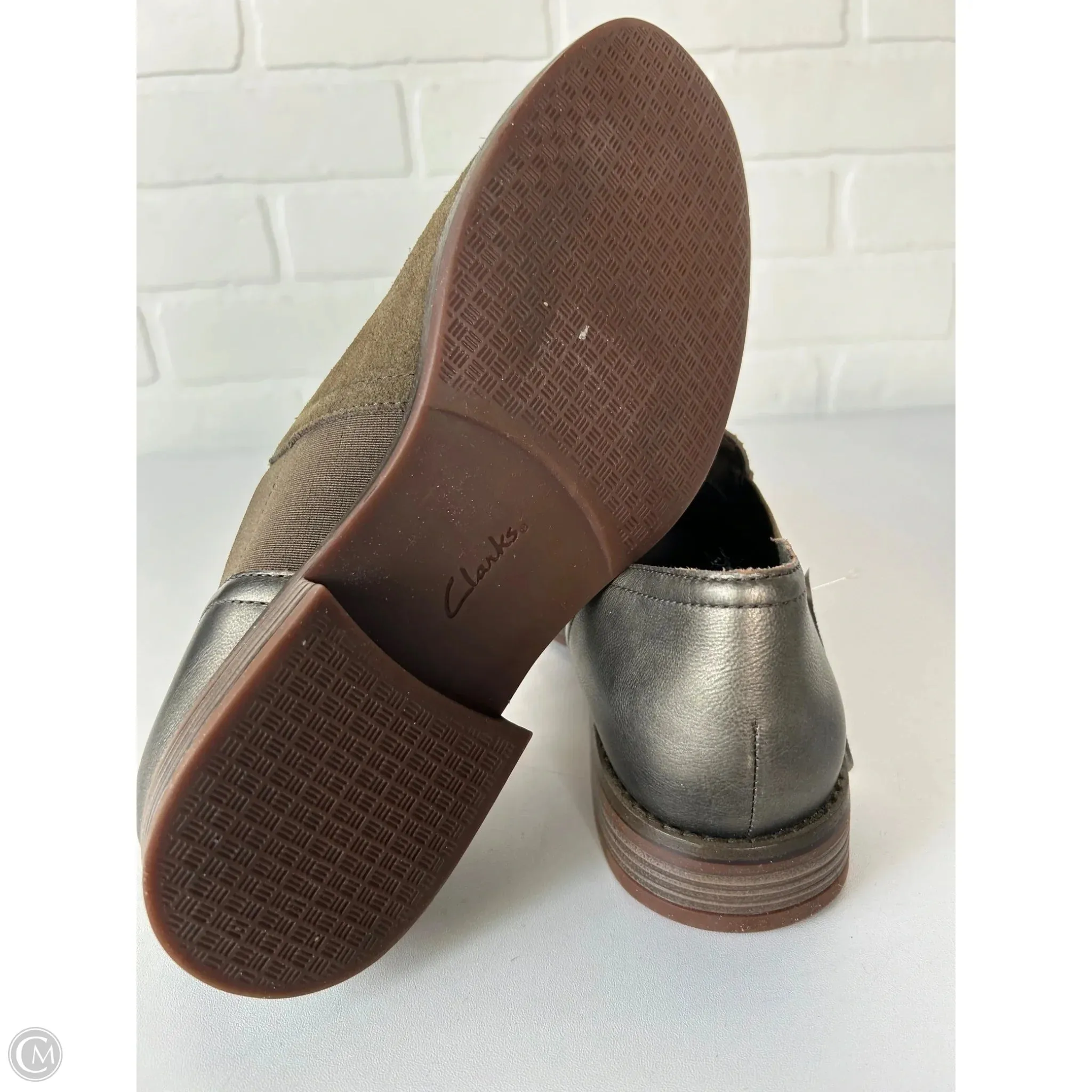 Shoes Flats By Clarks In Green, Size: 8.5