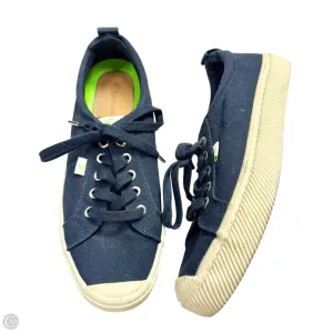 Shoes Sneakers By Cariuma In Navy, Size: 8.5
