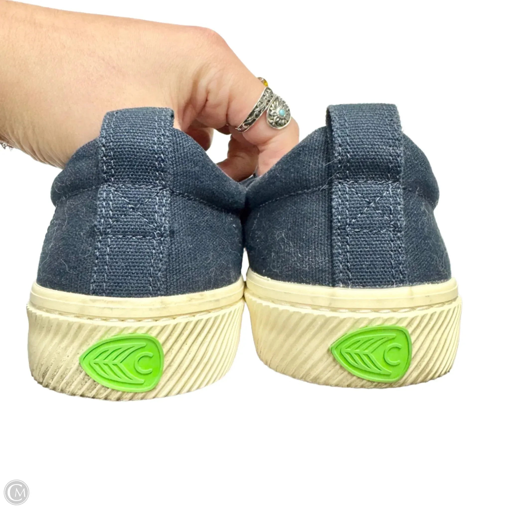 Shoes Sneakers By Cariuma In Navy, Size: 8.5