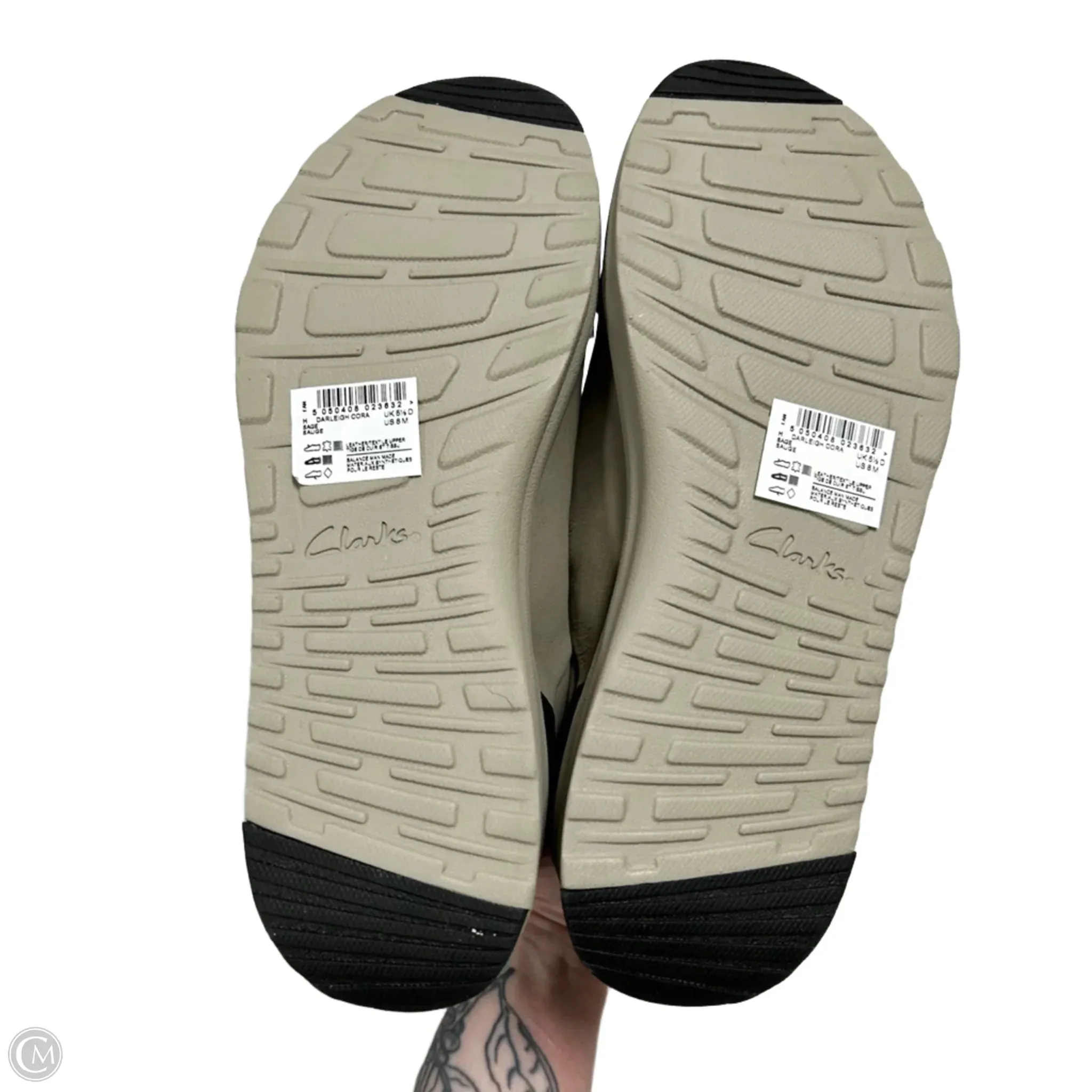 Shoes Sneakers By Clarks In Black & Grey, Size: 8