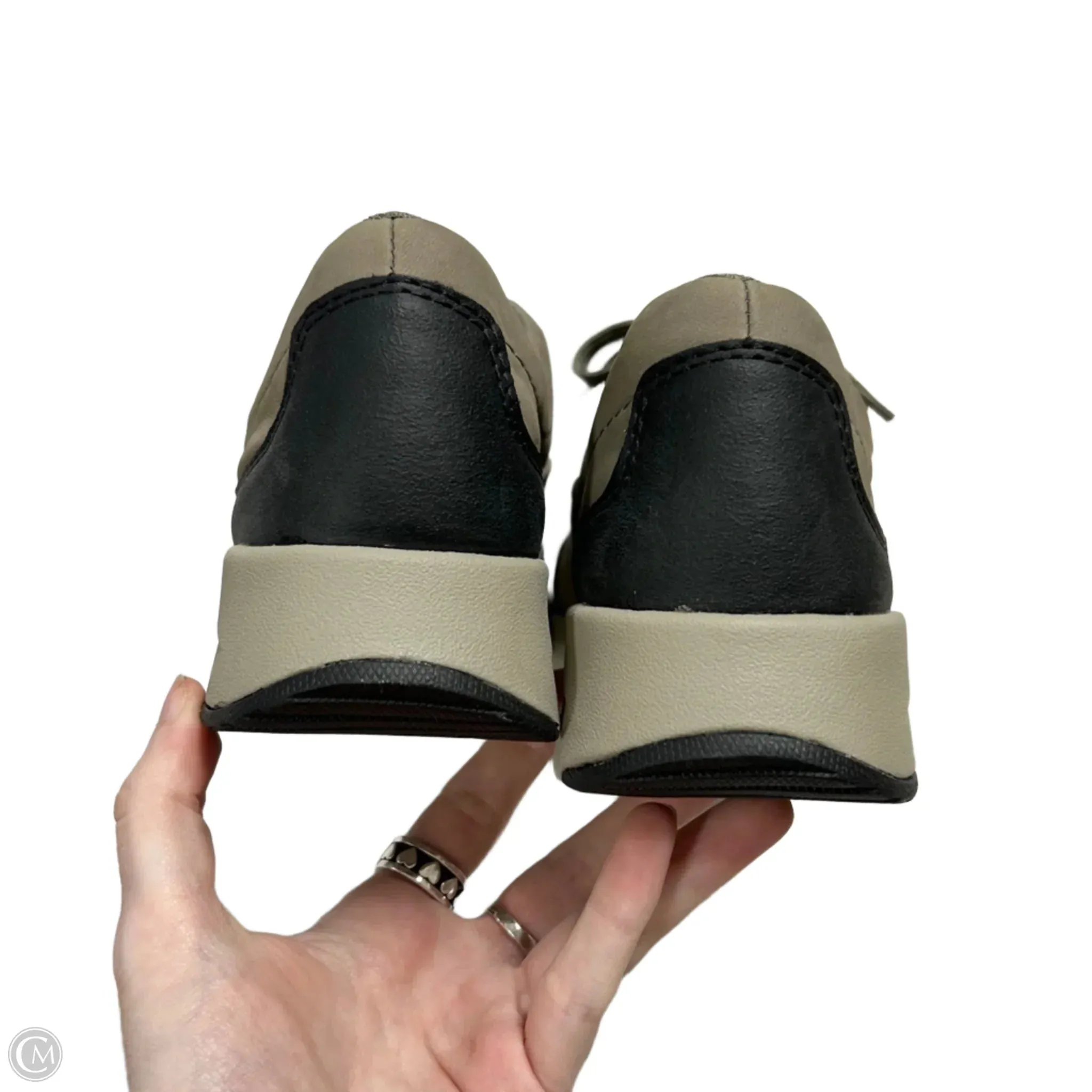 Shoes Sneakers By Clarks In Black & Grey, Size: 8