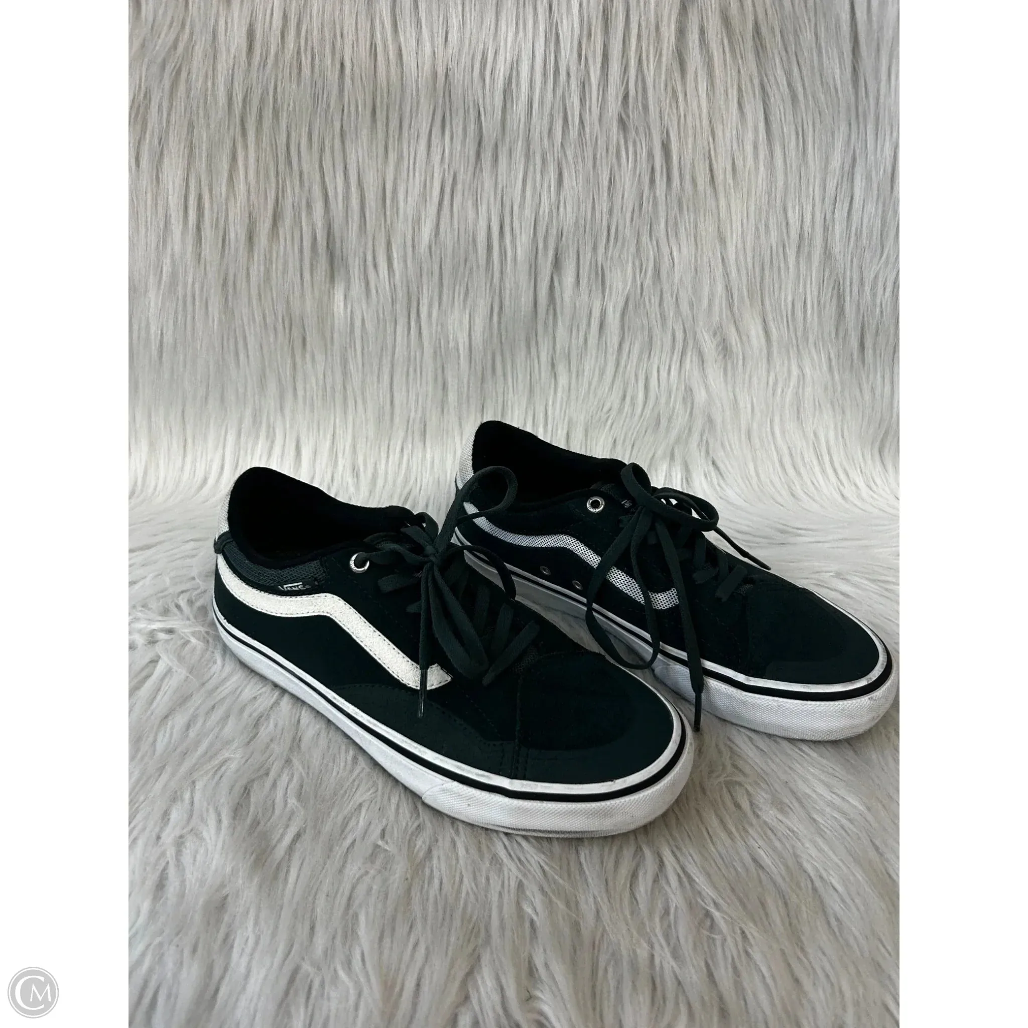Shoes Sneakers By Vans In Green & White, Size: 8