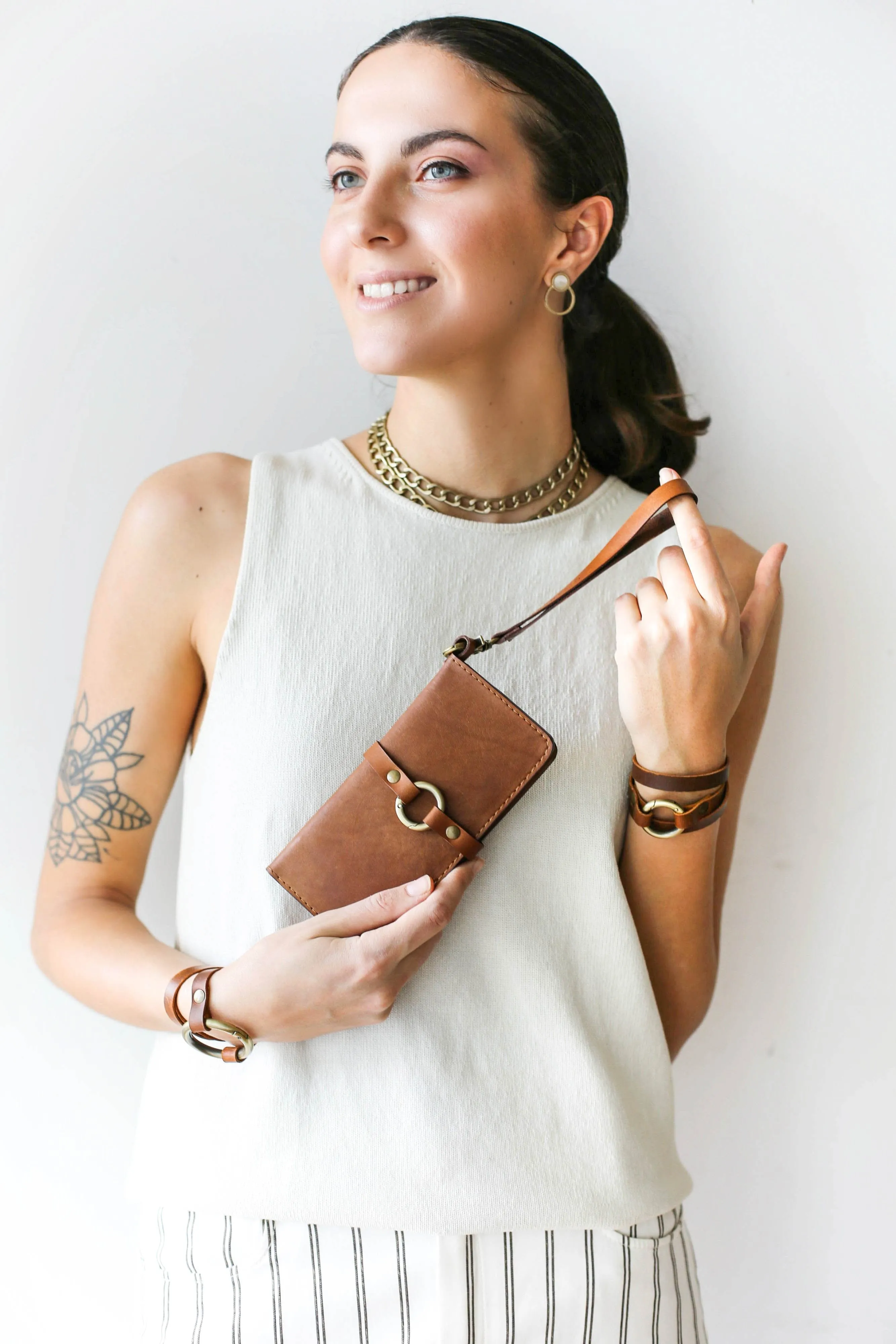 Women's Bifold Brown Leather Wallet - N01 - Ring Closure